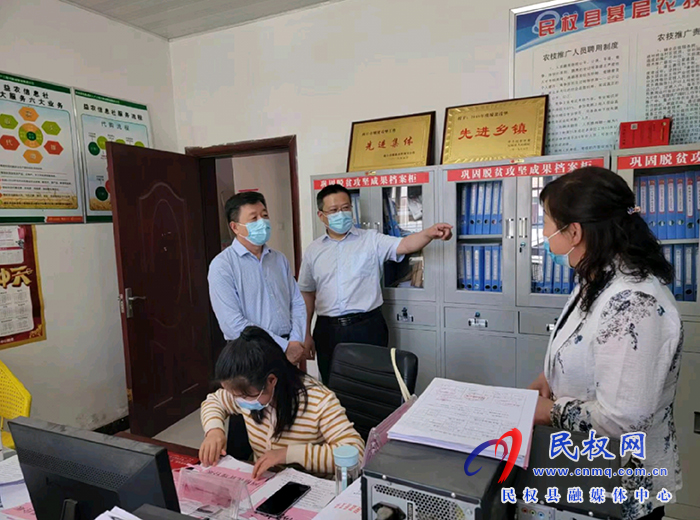 縣委常委、政法委書記陳鴻志到程莊鎮(zhèn)督導(dǎo)鞏固拓展脫貧攻堅(jiān)同鄉(xiāng)村振興有效銜接、疫情防控及“三零”創(chuàng)建工作