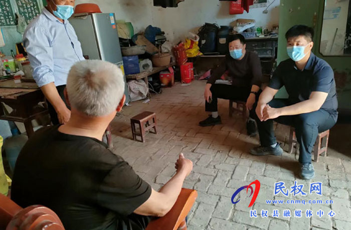 縣人大常委會副主任李新軍督導(dǎo)脫貧攻堅成果同鄉(xiāng)村振興有效銜接、疫情防控工作