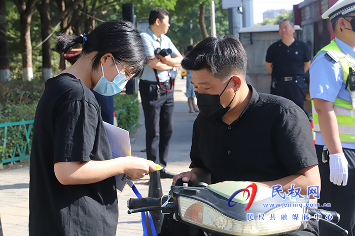民權(quán)高考第一天：滿懷信心 奔赴考場