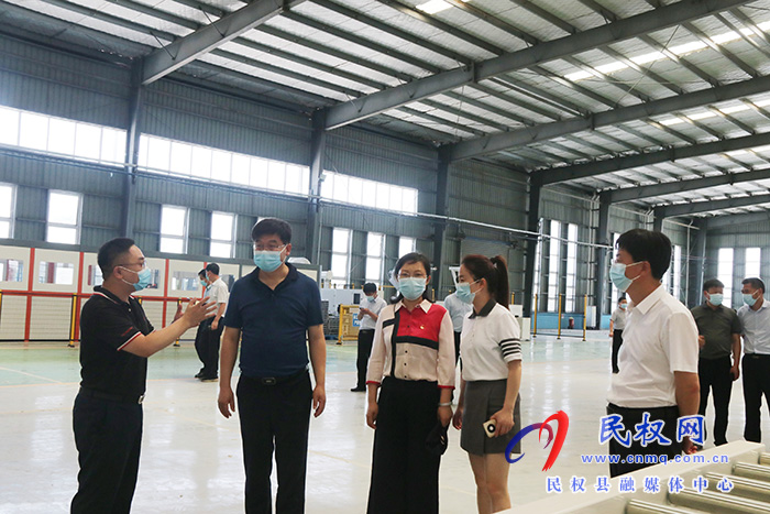 縣委書記張團(tuán)結(jié)調(diào)研工業(yè)重點(diǎn)項目建設(shè)情況
