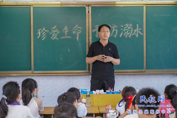 聞“汛”而動(dòng)預(yù)防溺水——民權(quán)縣實(shí)驗(yàn)小學(xué)扎實(shí)開展防溺水主題教育活動(dòng) 聞“汛”而動(dòng)預(yù)防溺水——民權(quán)縣實(shí)驗(yàn)小學(xué)扎實(shí)開展防溺水主題教育活動(dòng)
