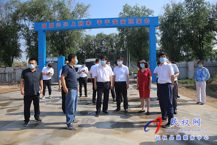 縣委書記張團結(jié)調(diào)研工業(yè)重點項目建設(shè)情況