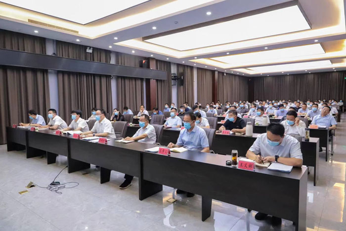 我縣組織收聽收看全省“能力作風(fēng)建設(shè)年”活動讀書會