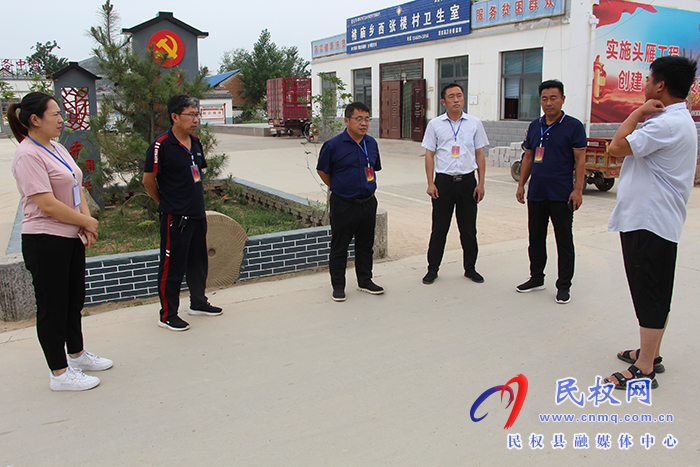 觀摩找差距評(píng)比促提升——民權(quán)縣褚廟鄉(xiāng)開展人居環(huán)境整治觀摩評(píng)比活動(dòng)
