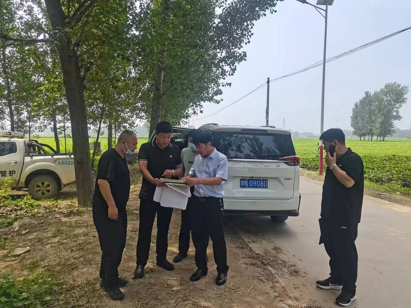 縣自然資源局長(zhǎng)朱昆郎到雙塔鎮(zhèn)調(diào)研耕地流出問(wèn)題排查整改工作