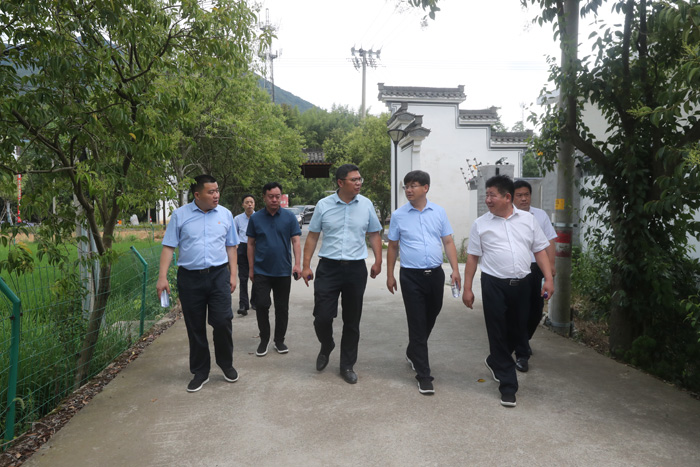 縣委書記張團(tuán)結(jié)到湖州考察康養(yǎng)基地建設(shè)項目