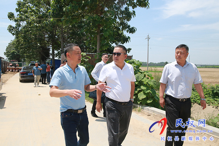 廣州江楠農(nóng)業(yè)集團(tuán)董事長(zhǎng)葉燦江一行到民考察農(nóng)業(yè)產(chǎn)業(yè)發(fā)展情況