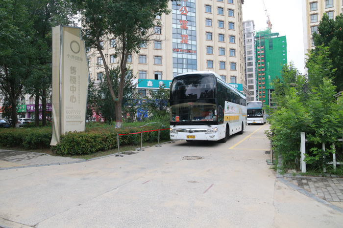 暖心送別！駐馬店174名集中隔離人員“解封”回家