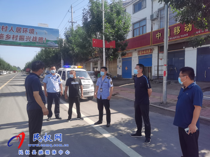 縣領(lǐng)導(dǎo)李勇、韓兵督導(dǎo)伯黨鄉(xiāng)疫情防控工作