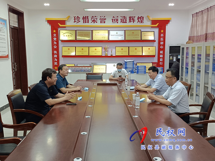 縣委常委、宣傳部長(zhǎng)、副縣長(zhǎng)畢道喜到王橋鎮(zhèn)督導(dǎo)疫情防控工作