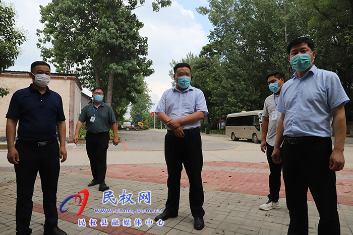 副縣長李衛(wèi)政督導檢查疫情防控工作