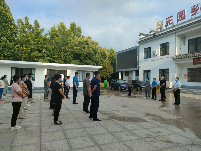縣人大常委會(huì)副主任李新軍到花園鄉(xiāng)督導(dǎo)靜態(tài)管理、核酸檢測(cè)工作