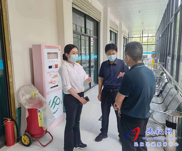 副縣長朱琳會同市人民醫(yī)院專家組深入隔離點、醫(yī)療單位指導(dǎo)工作