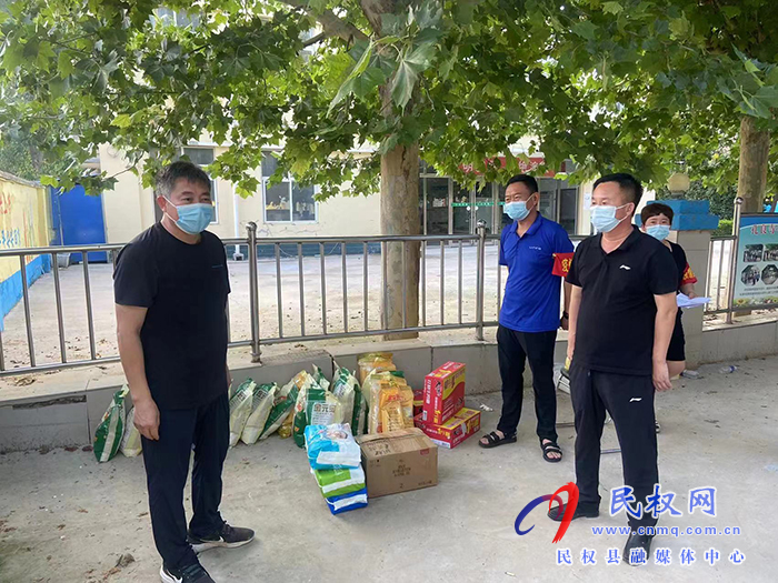 副縣長(zhǎng)李天樁到老顏集鄉(xiāng)督導(dǎo)疫情防控工作