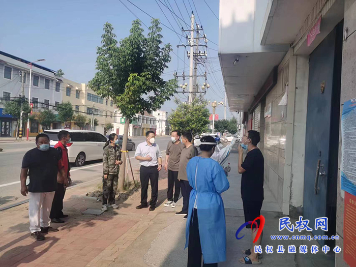 縣委常委、組織部長王義彬督導(dǎo)核酸檢測工作