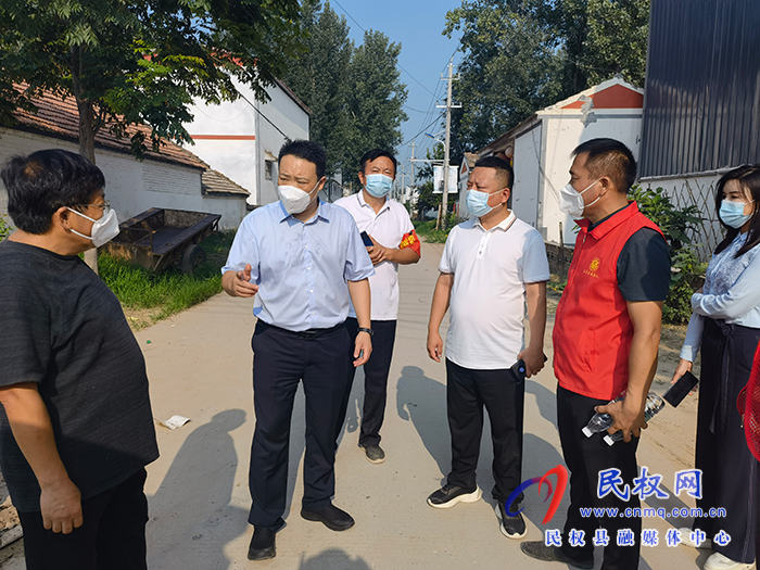 縣委常委、組織部長王義彬督導(dǎo)核酸檢測工作