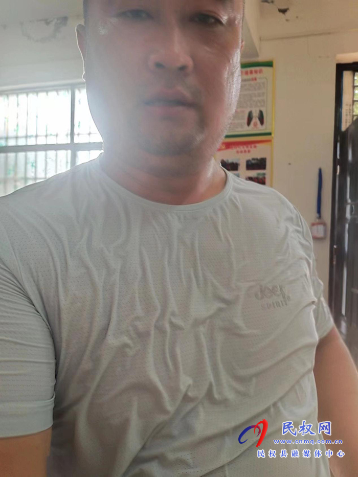 人和鎮(zhèn)教師志愿者堅守社區(qū)（村委）抗疫一線  立德樹人從自身做起本輪疫情以來，經(jīng)過廣大醫(yī)護人員、社區(qū)工作者和