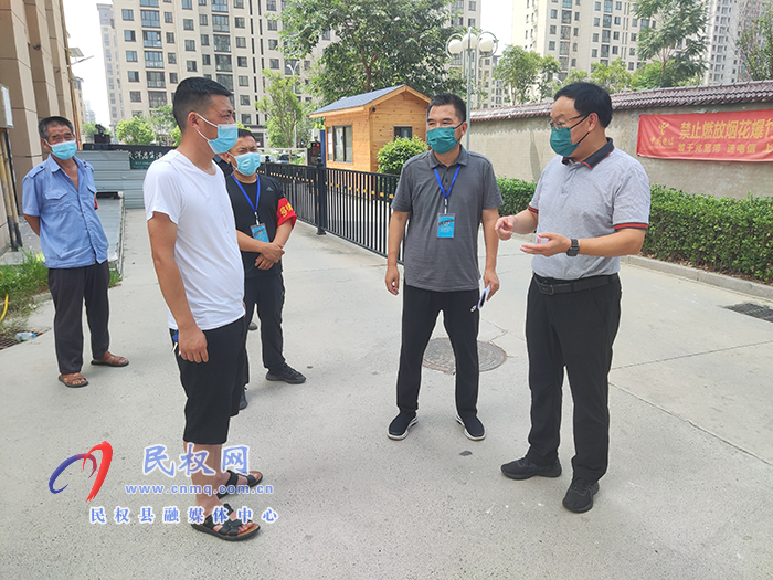 縣領(lǐng)導(dǎo)栗團(tuán)結(jié)調(diào)研生產(chǎn)生活秩序恢復(fù)工作