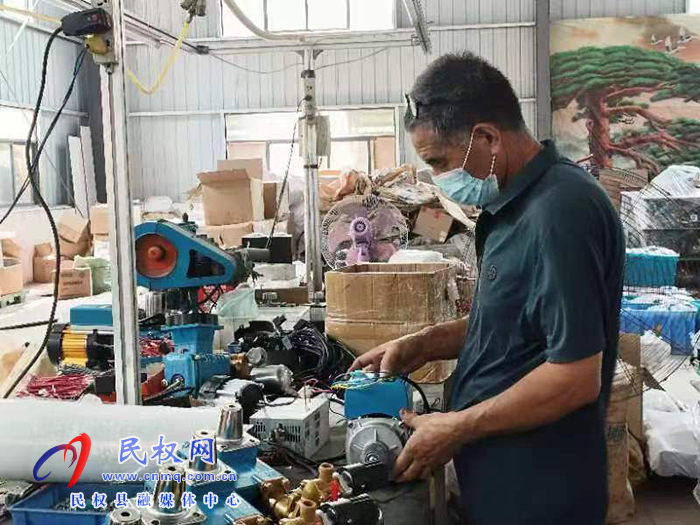 綠洲街道辦事處 干部下沉 “一企一策”推進企業(yè)復工復產(chǎn)