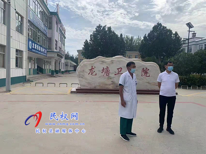 縣領(lǐng)導(dǎo)朱繼兵查看方艙實(shí)驗(yàn)室檢測(cè)能力等情況
