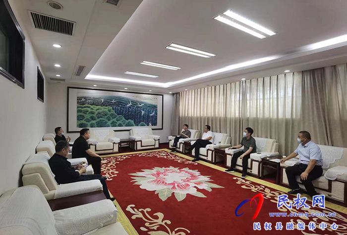 臺(tái)州市民權(quán)商會(huì)回歸發(fā)展產(chǎn)業(yè)園項(xiàng)目客商來(lái)民考察
