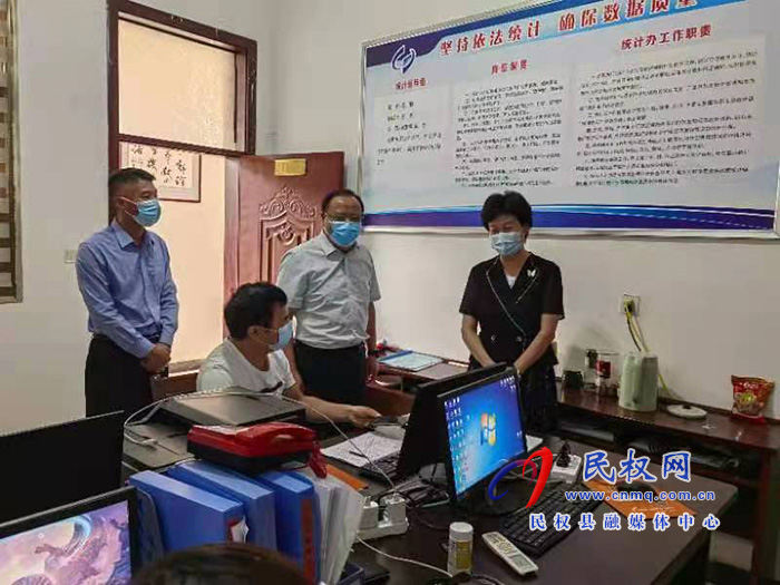 縣人大常委會(huì)主任周燕督導(dǎo)疫情防控工作