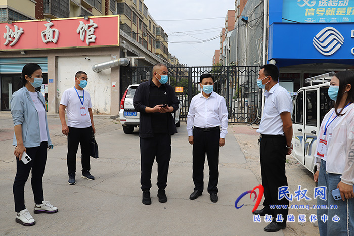 縣人大常委會黨組副書記石克林督導全國文明城市創(chuàng)建工作