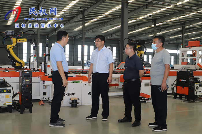 縣委書記張團(tuán)結(jié)調(diào)研重點項目建設(shè)進(jìn)展情況