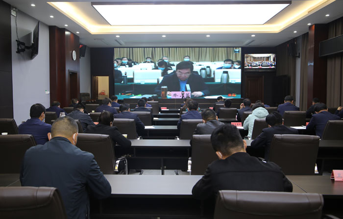 我縣組織收聽收看全省深入推進(jìn)農(nóng)村戶廁問題摸排改回頭看暨農(nóng)村人居環(huán)境集中整治行動(dòng)電視電話會(huì)議