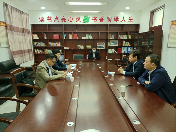 縣委常委、宣傳部長(zhǎng)、副縣長(zhǎng)畢道喜到王橋鎮(zhèn)督導(dǎo)檢查疫情防控、改廁“回頭看”、鞏固脫貧攻堅(jiān)成果、信訪維穩(wěn)等重點(diǎn)工作