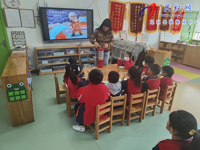 民權(quán)縣幼兒園多舉措開展消防安全主題教育暨疏散演練活動