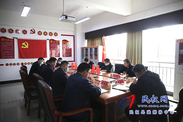 縣委副書記、縣長王靜嫻調(diào)研人社工作