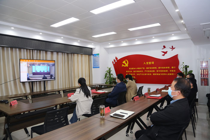 我縣組織收聽收看商丘市村（社區(qū)）“兩委”干部 駐村第一書記三年培訓(xùn)行動開班儀式