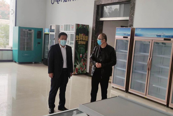 縣委常委、縣委辦公室主任吳杰深入企業(yè)開展“萬人助萬企”活動