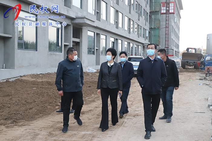 縣領(lǐng)導(dǎo)周燕、朱繼兵到縣委黨校二期施工工地查看建設(shè)情況