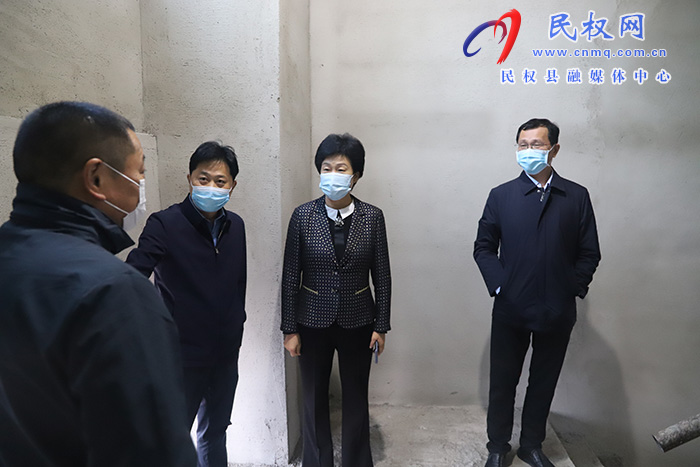 縣領(lǐng)導(dǎo)周燕、朱繼兵到縣委黨校二期施工工地查看建設(shè)情況