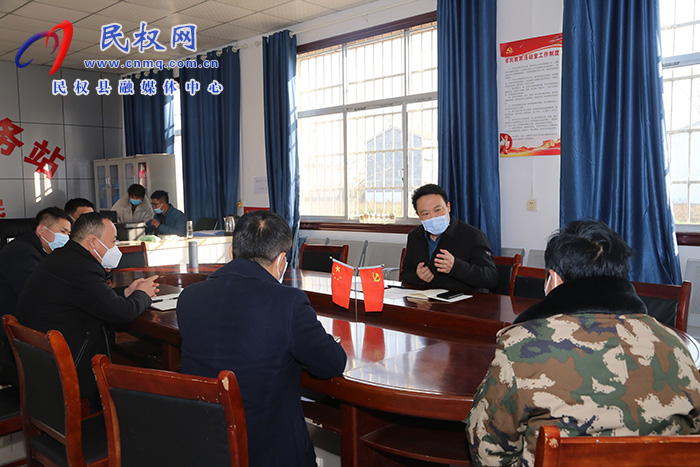 縣委常委、組織部長王義彬暗訪督導軟弱渙散村黨組織整頓、“五星”支部創(chuàng)建和駐村“第一書記”在崗履職情況