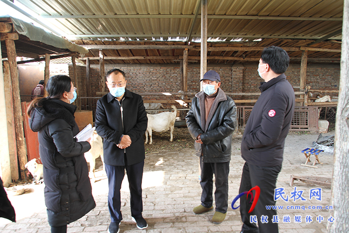 縣政協(xié)主席周明河到綠洲街道辦督導(dǎo)檢查鞏固脫貧攻堅成果后評估工作