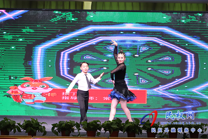 展望未來，向2023年快樂出發(fā)——民權(quán)求實學(xué)校2022年年度文藝匯演成功舉行