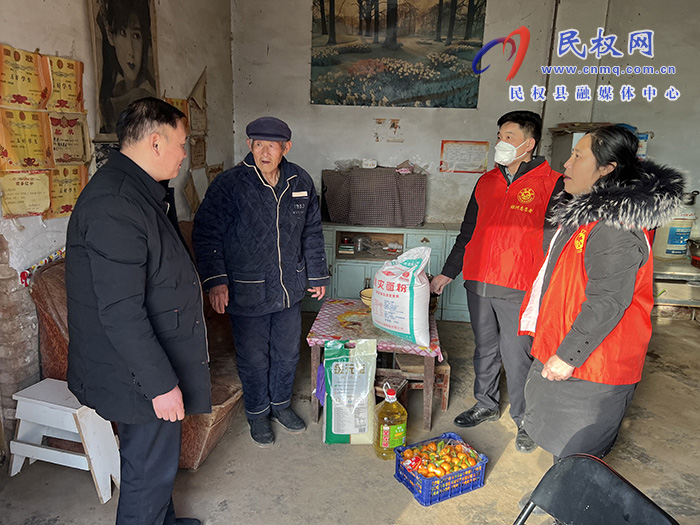 文廣旅游局開展春節(jié)幫扶慰問(wèn)身邊好人志愿服務(wù)活動(dòng)