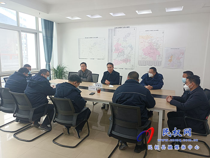 縣委常委、常務(wù)副縣長(zhǎng)王景義檢查節(jié)前食品供應(yīng)和安全生產(chǎn)工作