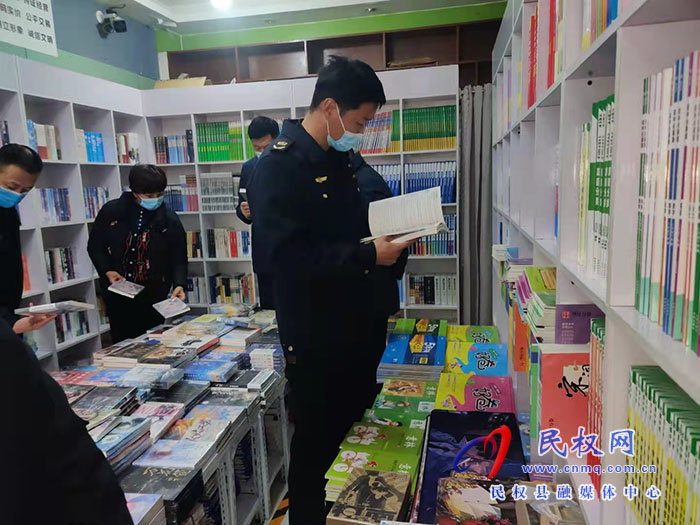 民權(quán)縣文化市場綜合行政執(zhí)法大隊開展“掃黃打非”執(zhí)法行動