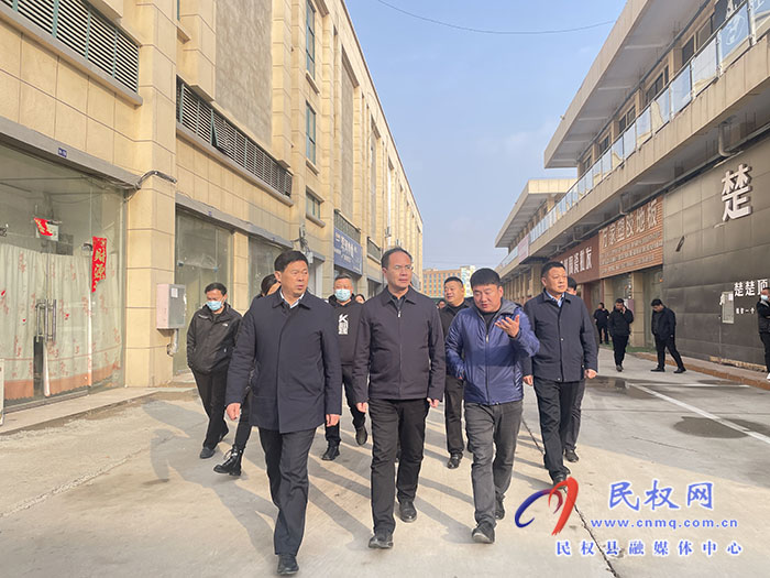 縣委常委、常務(wù)副縣長王景義督導(dǎo)文明城市創(chuàng)建工作市場組工作
