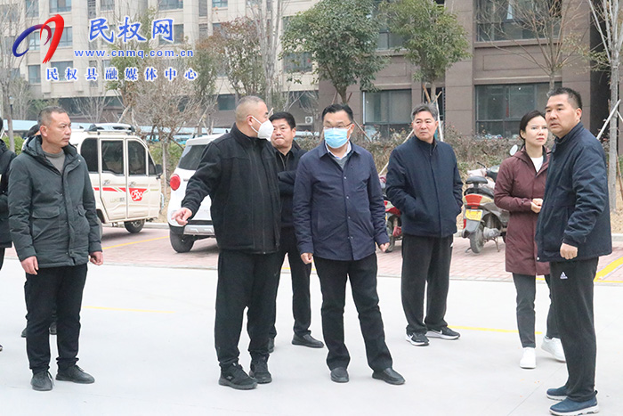 縣委常委、宣傳部長、副縣長畢道喜查看全國文明城市創(chuàng)建工作