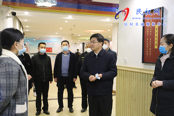 市人大常委會副主任、縣委書記張團結(jié)調(diào)研食品安全“兩個責任”落實情況