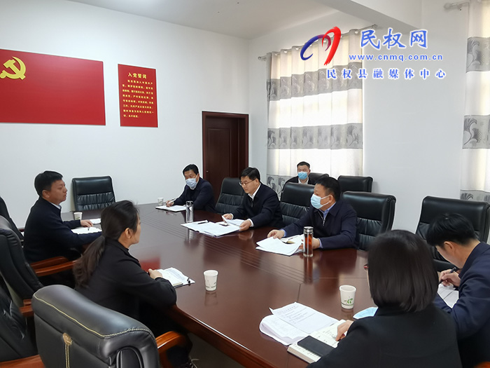 市人大常委會副主任、縣委書記張團結調研耕地保護和信訪維穩(wěn)工作
