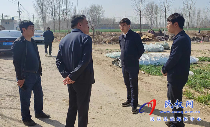 市人大常委會副主任、縣委書記張團結到伯黨鄉(xiāng)督導耕地保護和信訪維穩(wěn)工作