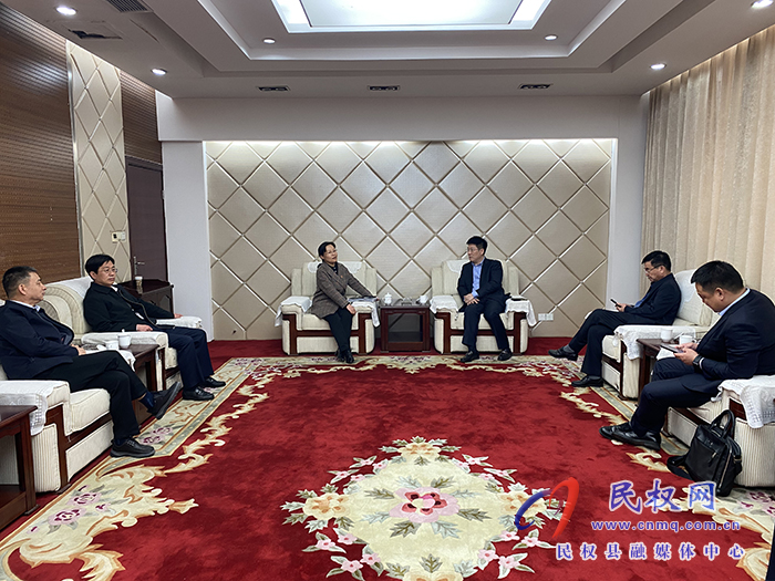 縣委副書(shū)記、縣長(zhǎng)王靜嫻會(huì)見(jiàn)海信家電集團(tuán)副總裁兼空調(diào)公司總裁王云利一行