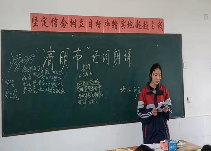 雙塔鎮(zhèn)各中小學(xué)開展“祭英烈、愛國防”全民國防教育活動