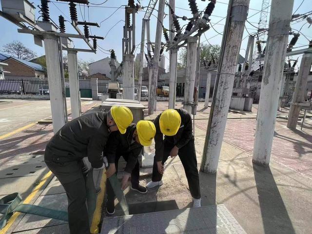 民權(quán)縣供電公司:開展防汛演練 應(yīng)對(duì)暴雨來(lái)襲 民權(quán)縣供電公司:開展防汛演練 應(yīng)對(duì)暴雨來(lái)襲